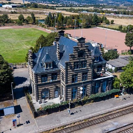 Wohnen Wie Im Schloss - Alter Bahnhof Von Kruft Exterior foto