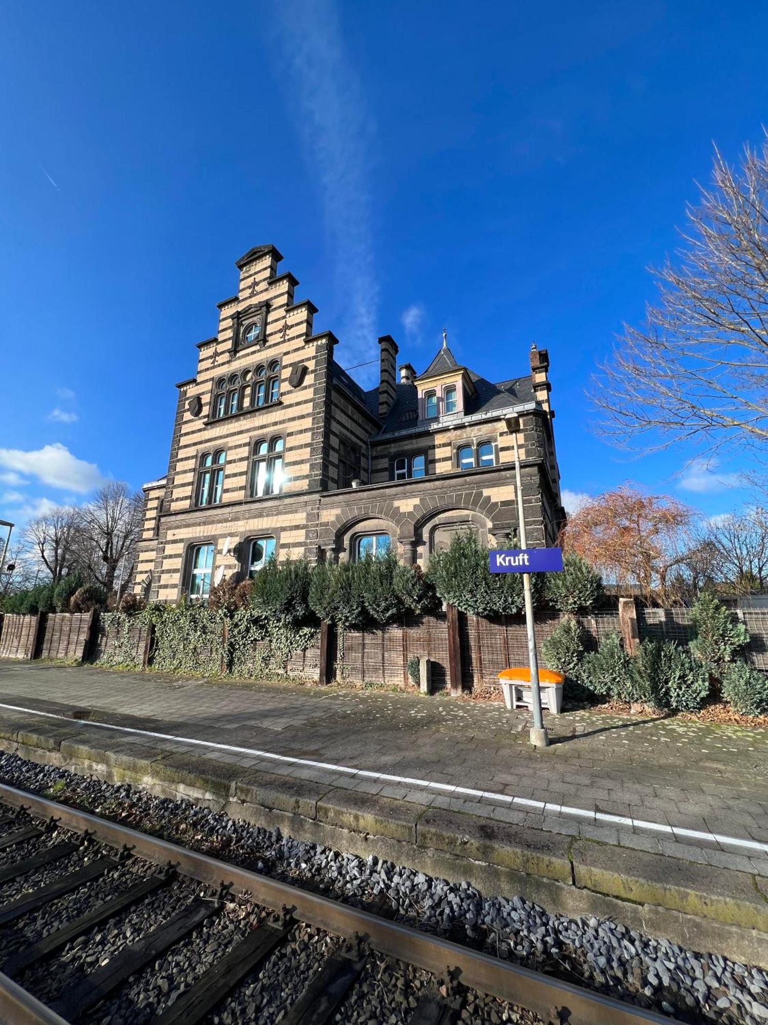 Wohnen Wie Im Schloss - Alter Bahnhof Von Kruft Exterior foto